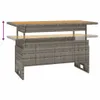 A grey rattan bar table with a wooden top, shown against a white background. Anteprima dell’immagine prodotto