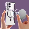 Hands holding a phone case and a magnetic charger, demonstrating magnetic attachment. Produktbild-Vorschau