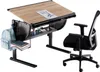 A height-adjustable children's desk with a tilting top, storage shelf, and backpack hook, shown with a chair and a backpack. Produktbild-Vorschau