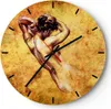 Wanduhr - Rund - Glasuhr - Weibliches Modell Körper posiert Produktbild-Vorschau 1