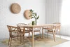 Designteppich ausgelegt im Esszimmer.  Produktbild-Vorschau
