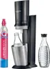 A SodaStream Crystal 3.0 water carbonator with a CO2 cylinder and two bottles. Produktbild-Vorschau