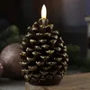 LED Kerze Tannenzapfen - Echtwachs - inkl. Batterien - Timer - H: 13cm - D: 8,5cm - Timer - braun Produktbild-Vorschau