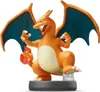 A figurine of the Pokemon Charizard on a display stand. Anteprima dell’immagine prodotto