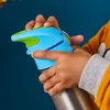 A child's hands are holding and opening a blue and green insulated drink bottle. Náhled obrázku produktu