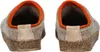 A pair of beige wool slippers with orange trim and cork soles are shown from the back. Produktbild-Vorschau