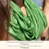 styleBREAKER Damen Loop Schal leicht und seidig mit Glitzer Produktbild-Vorschau 6