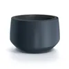 A dark gray planter with a smooth surface and an elevated tapered base is shown against a white background. Anteprima dell’immagine prodotto