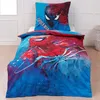 A Spider-Man themed duvet cover and pillowcase set displayed on a bed. Produktbild-Vorschau