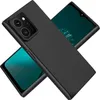 A black silicone phone case is shown diagonally across two phone screens. Produktbild-Vorschau