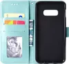 A teal flip case for a Samsung Galaxy S10e, showing the inside with card slots, a photo window, and a bill. Produktbild-Vorschau
