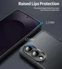 A close-up view of a phone case and screen protector, highlighting raised edges for protection. Voir les images du produit