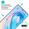 A close-up view of a smartphone screen protector being applied to a phone, with arrows indicating its compatibility with protective cases. Produktbild-Vorschau