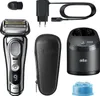 A collection of Braun electric shaver accessories laid out on a white background. Náhled obrázku produktu