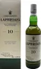A bottle of Laphroaig 10 Year Old Islay Single Malt Scotch Whisky and its accompanying gift box, presented side-by-side against a white background. Produktbild-Vorschau
