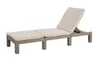 A single outdoor lounge chair on a white background. Voir les images du produit