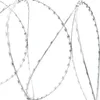 A close-up, isolated shot of razor wire. Voir les images du produit