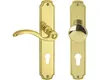A product shot of a brass door handle set with a keyhole. Produktbild-Vorschau