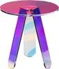A small side table with a round top and three legs. Anteprima dell’immagine prodotto