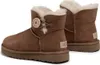 Ugg Mini Bailey Button II Stiefel Chestnut - Stiefel - Produktbild-Vorschau 28