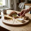 Kulaté dřevěné prkénko fi 35 cm na pizzu s ozdobami Náhled obrázku produktu 7