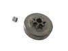 A metal sprocket and a small roller bearing are shown on a white background. Anteprima dell’immagine prodotto