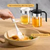 2-in-1-Ölspenderflasche mit Silikonbürste zum Kochen in der Produktbild-Vorschau 2