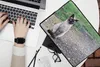 MuchoWow® Laptop Hülle 13 Zoll Siamesische Katze sitzt auf Produktbild-Vorschau 2