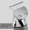 A close-up view of the metallic blade and part of the handle of a grooming trimmer. Anteprima dell’immagine prodotto