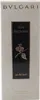 Elegante Bvlgari Eau Parfumée au Thé Noir Verpackung in Cremeweiß mit schwarzem Zierfeld, floralem Motiv und goldener Schrift auf hellem Hintergrund. Podgląd zdjęcia produktu