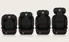 Four car seats of increasing size are displayed side-by-side against a plain white background. Produktbild-Vorschau