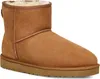 A single brown Ugg boot is shown from a side-diagonal angle against a white background. Voir les images du produit