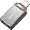 A close-up studio shot of a silver and orange USB adapter with a lightning connector. Anteprima dell’immagine prodotto