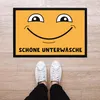 Fußmatte mit Spruch Schöne Unterwäsche grinsendes Gesciht Produktbild-Vorschau 3