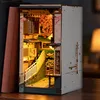 Book Nook Sakura Densya Robotime Productafbeelding-voorbeeld 5