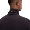 Rückansicht eines Mannes mit schwarzem Berghaus Halb-Zip Polartec-Fleece Prism Micro mit Stehkragen und weißem Berghaus-Logo am Kragen Produktbild-Vorschau