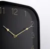 Horloge murale carrée EH Voir les images du produit 5