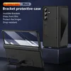 A black protective case for a foldable phone is displayed against a dark blue background, with text highlighting its features. Produktbild-Vorschau