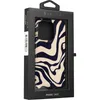 A phone case is displayed inside its retail packaging. Anteprima dell’immagine prodotto