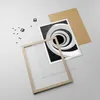 Gerahmtes Poster - Rahmen in heller Eiche - Stück Modern Produktbild-Vorschau 4