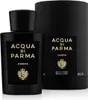 A black bottle of Acqua di Parma Ambra Eau de Parfum and its cylindrical packaging are displayed against a white background. Anteprima dell’immagine prodotto