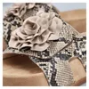 Rieker Damen Pantolette mit Plateau und Blumenapplikation Produktbild-Vorschau 23