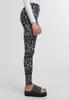 Legginsy damskie Urban Classics Ladies Soft AOP Leggings Podgląd zdjęcia produktu 3