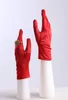 D3/4 Mani decorative femminili bianche. Mani bianche Anteprima dell’immagine prodotto 4