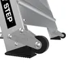 A close-up view of the wheels and feet of a silver ladder. Anteprima dell’immagine prodotto