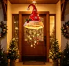 Lustre suspendu illuminé, en forme de bonnet de Père Noël Voir les images du produit 4