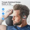 A man is working out while wearing earbuds. Produktbild-Vorschau