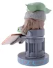 A figurine of Grogu from Star Wars, holding a smartphone, mounted on a stand. Anteprima dell’immagine prodotto