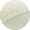 A close-up view of white yarn. Produktbild-Vorschau