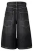 Urban Classics Bermuda da donna in denim nero, modello Anteprima dell’immagine prodotto 4